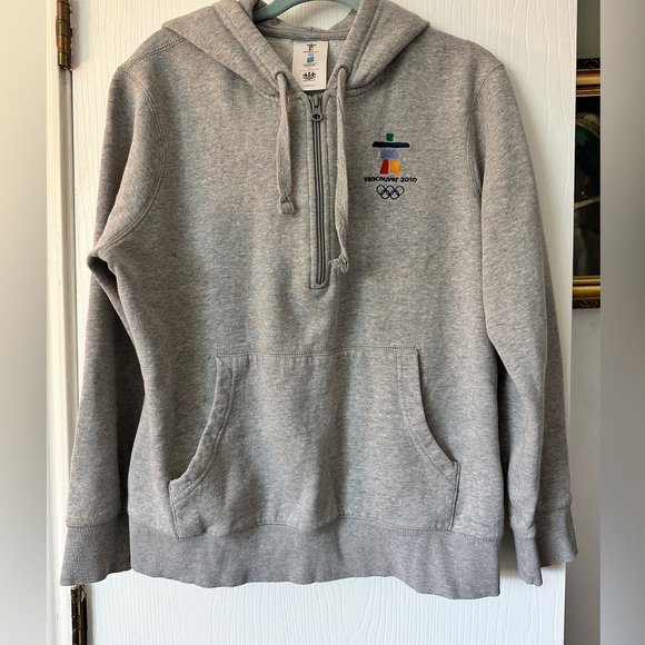 Hudson Bay pullover sweatshirt from Vancouver 2010 Olympics women’s large - Picture 1 of 9